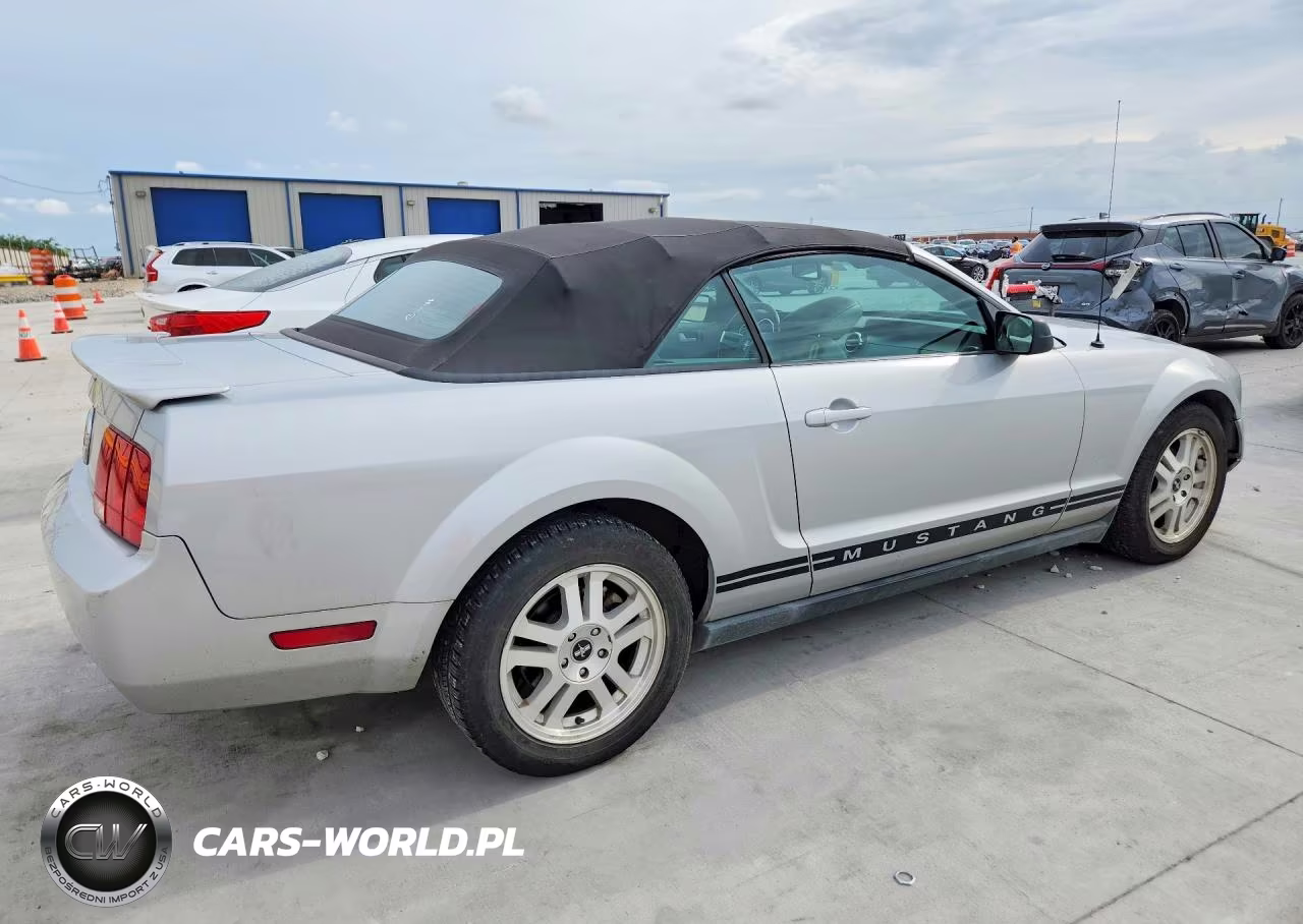 2007 Ford Mustang VIN:1ZVHT84N275284692 - 3