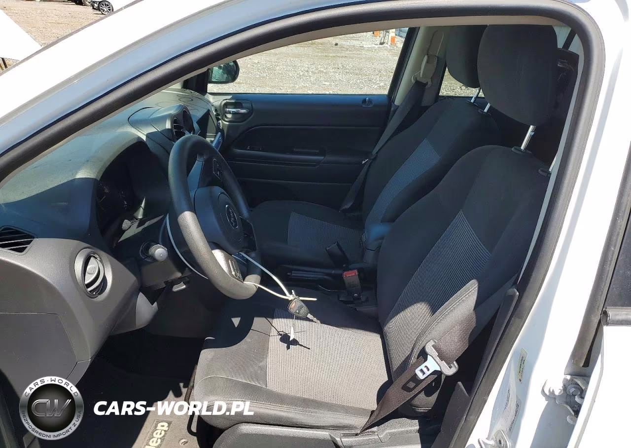 2015 Jeep Compass Sport VIN:1C4NJDBB8FD438825 - 7
