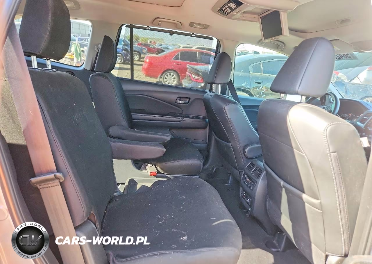 2018 Honda Pilot Elite VIN:5FNYF6H02JB069882 - 10