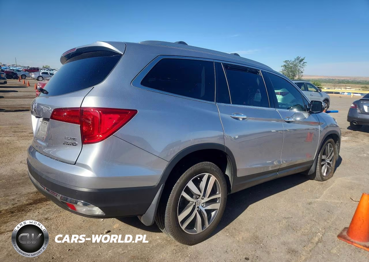2018 Honda Pilot Elite VIN:5FNYF6H02JB069882 - 3