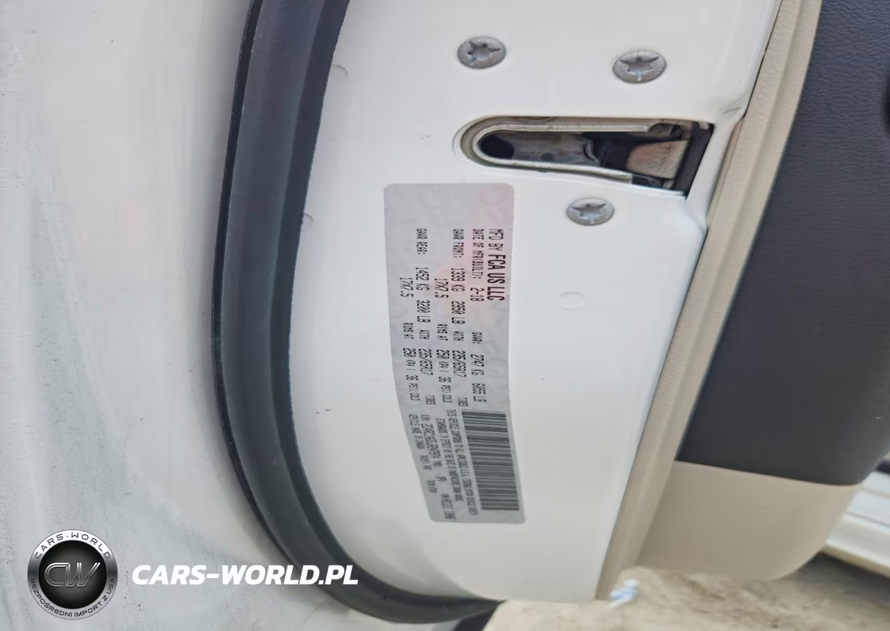 2018 Chrysler Pacifica L VIN:2C4RC1AG5JR247974 - 13