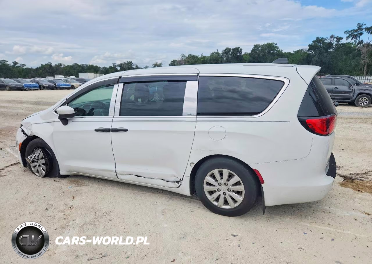 2018 Chrysler Pacifica L VIN:2C4RC1AG5JR247974 - 2
