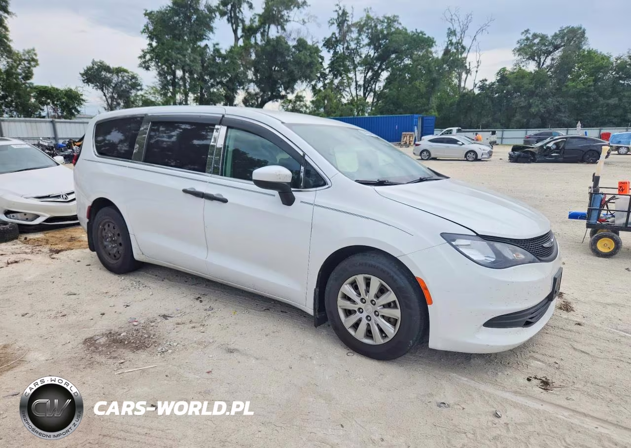 2018 Chrysler Pacifica L VIN:2C4RC1AG5JR247974 - 4