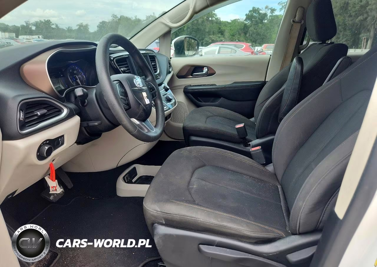 2018 Chrysler Pacifica L VIN:2C4RC1AG5JR247974 - 7