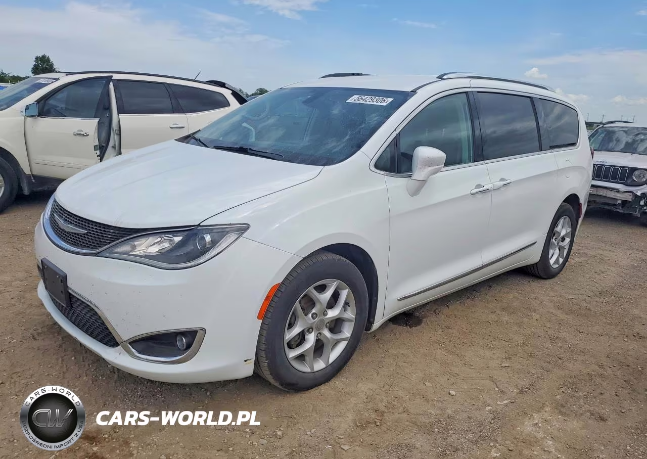 2017 Chrysler Pacifica Touring L Plus