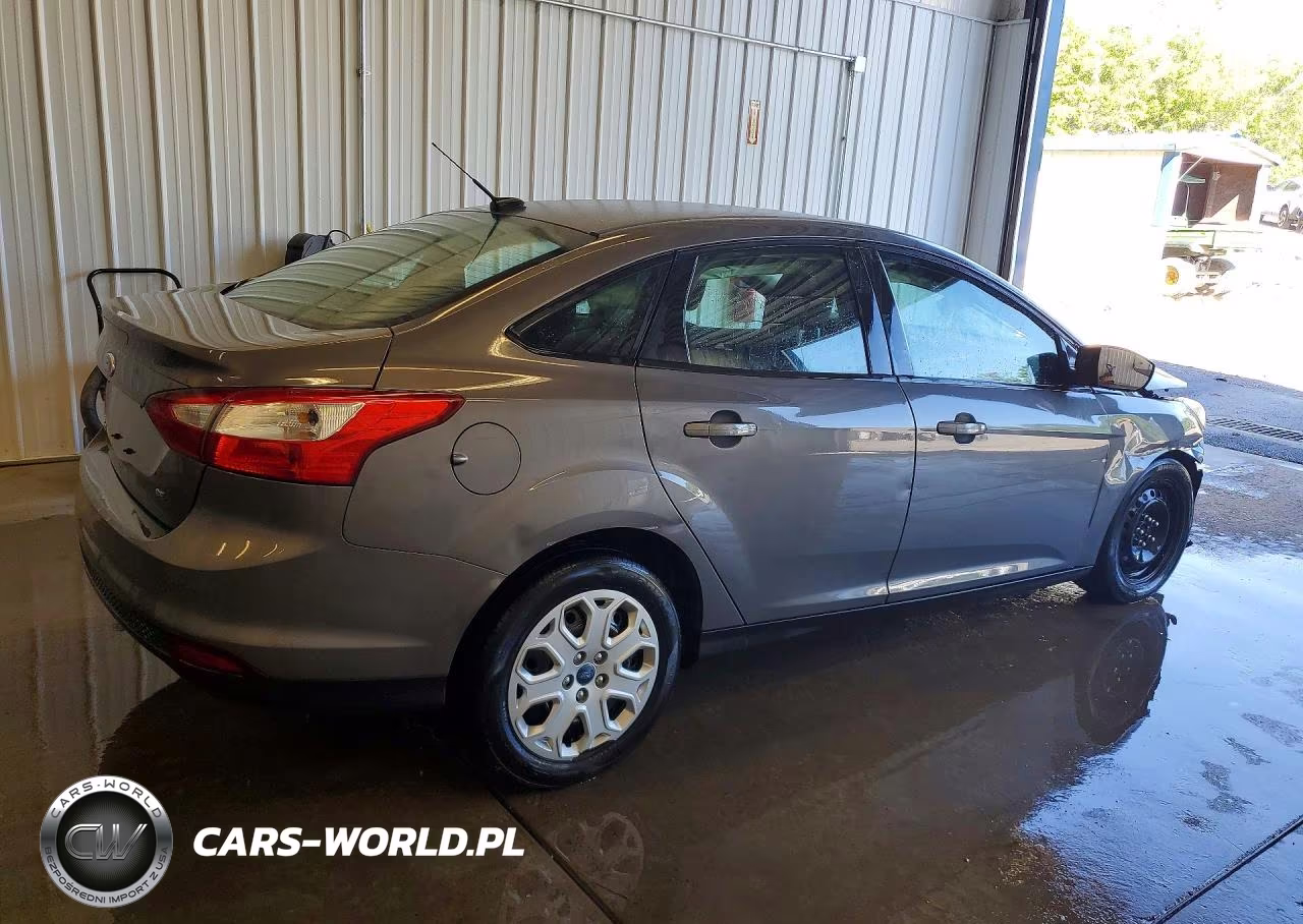 2012 Ford Focus Se VIN:1FAHP3F24CL260144 - 3