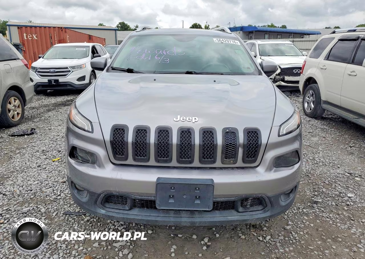 2017 Jeep Cherokee Latitude VIN:1C4PJMCS3HW596780 - 5