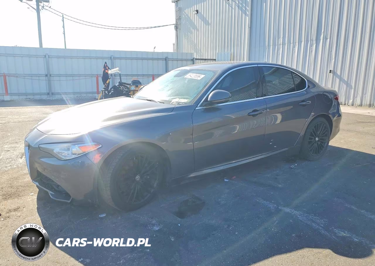 2017 Alfa Romeo Giulia Ti – zdjęcie 1 z 12