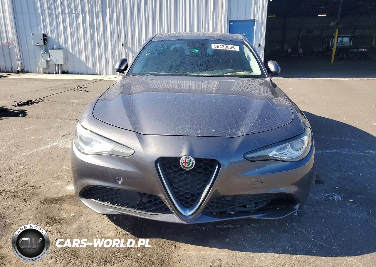 2017 Alfa Romeo Giulia Ti VIN:ZARFAECN0H7542056 - 5