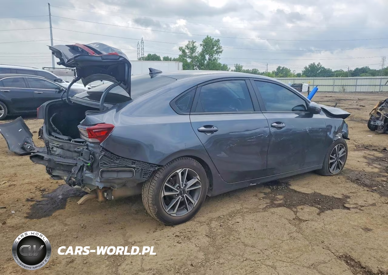 2022 Kia Forte Lxs VIN:3KPF24AD2NE471904 - 3