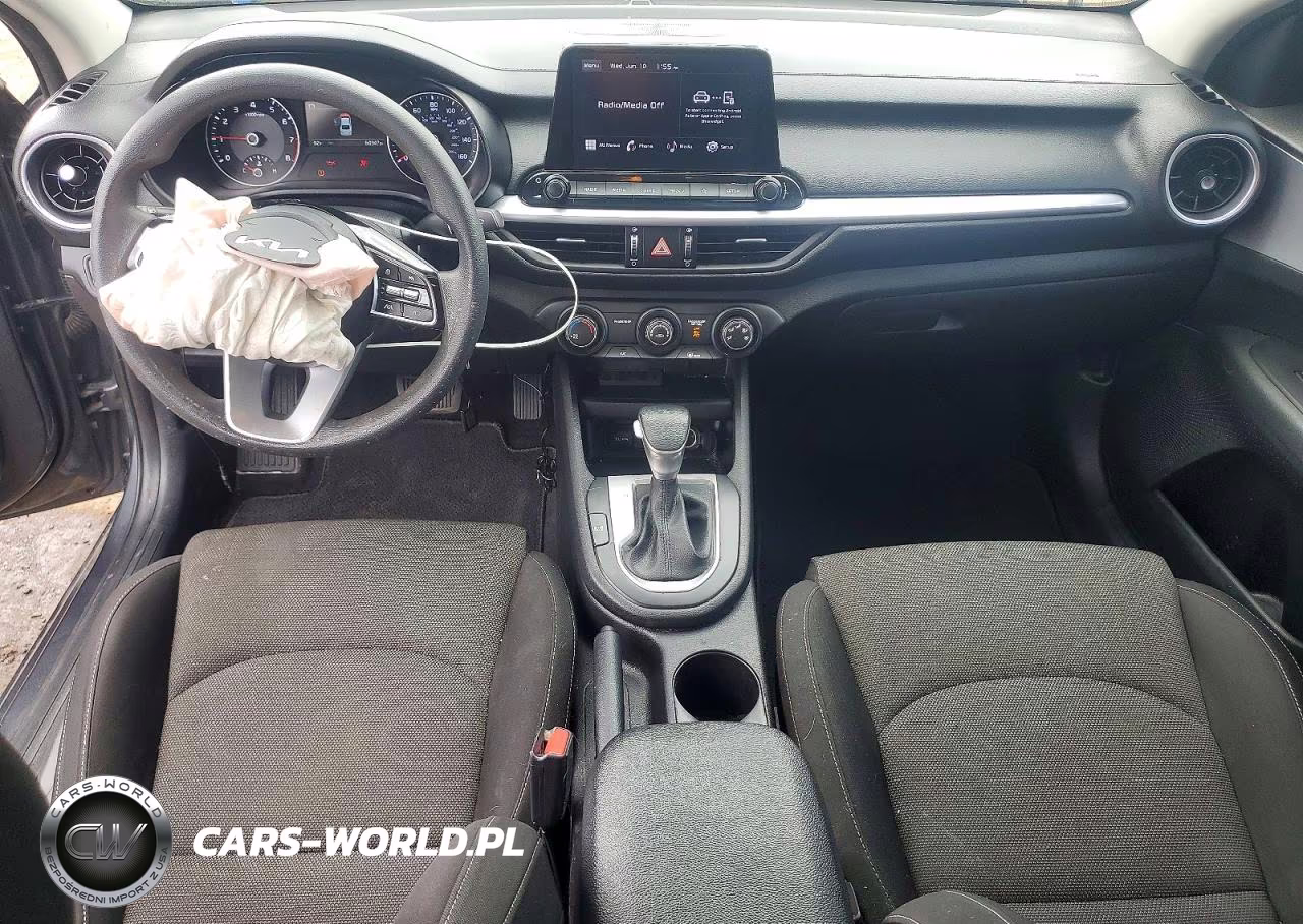 2022 Kia Forte Lxs VIN:3KPF24AD2NE471904 - 8