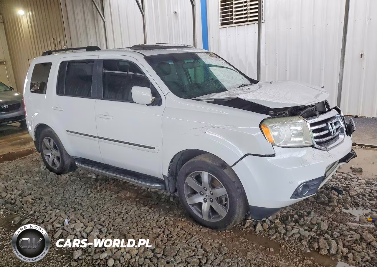 2012 Honda Pilot Touring VIN:5FNYF4H9XCB011086 - 4