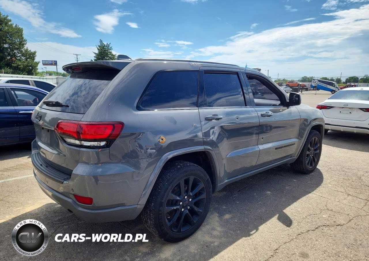 2020 Jeep Grand Cherokee Laredo VIN:1C4RJFAG7LC151682 - 3