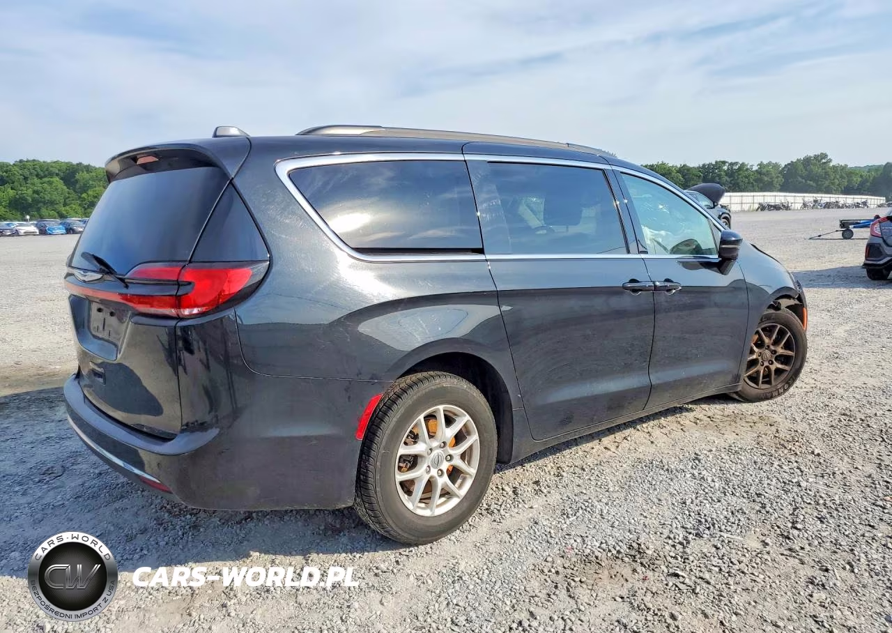 2022 Chrysler Pacifica Touring L VIN:2C4RC1BG7NR128697 - 3