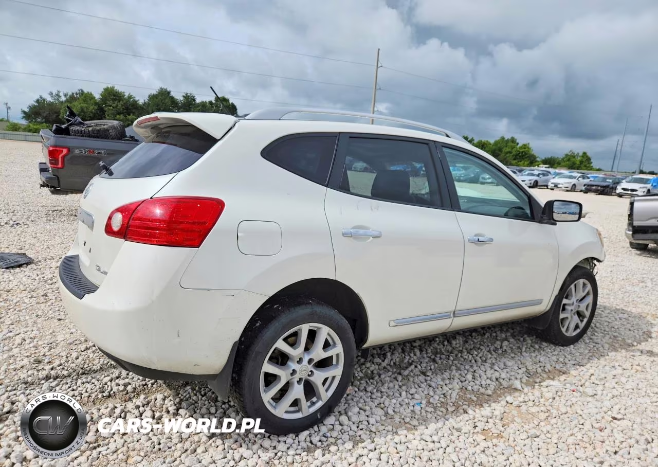 2013 Nissan Rogue S VIN:JN8AS5MV8DW652552 - 3