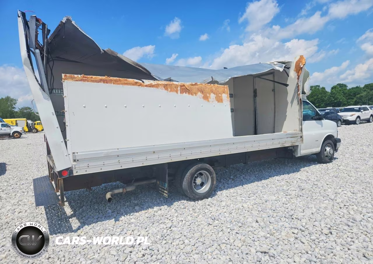 2023 Chevrolet Express Delivery Truck VIN:1GB3GSC72P1115673 - 3