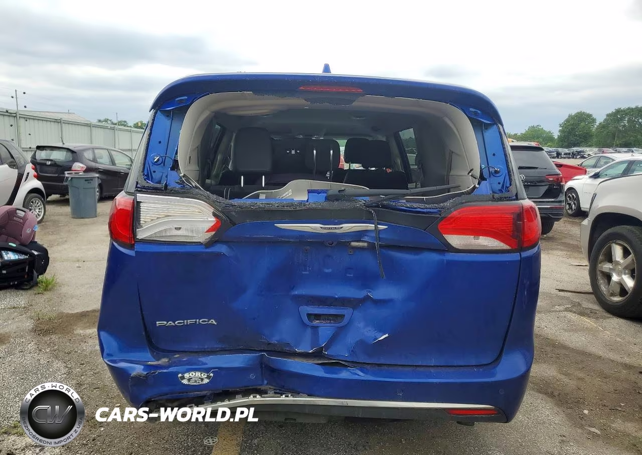 2019 Chrysler Pacifica Touring L Plus VIN:2C4RC1EG7KR604048 - 6