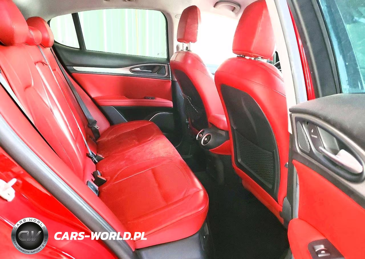2018 Alfa Romeo Stelvio Sport VIN:ZASFAKPN7J7B72756 - 11