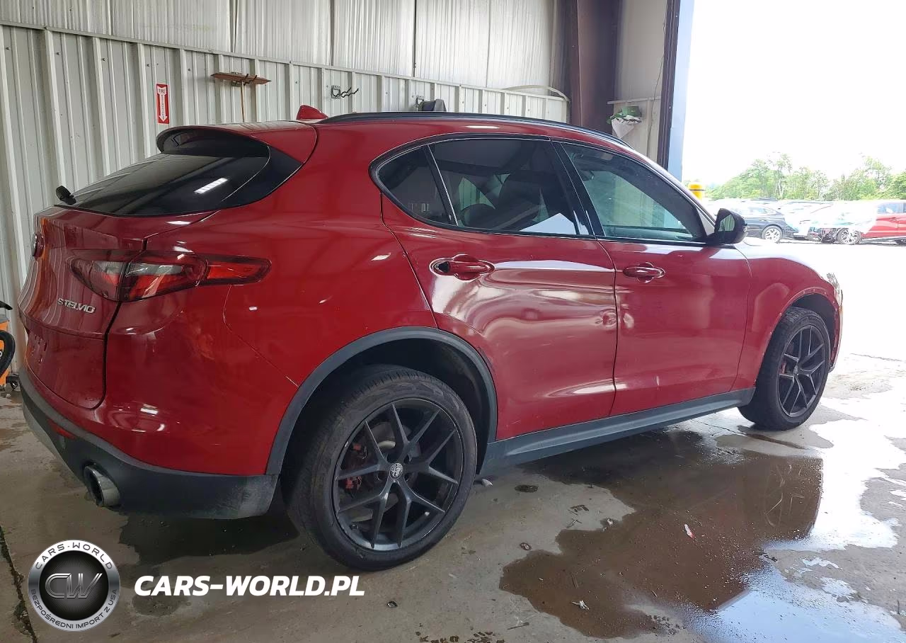 2018 Alfa Romeo Stelvio Sport VIN:ZASFAKPN7J7B72756 - 3