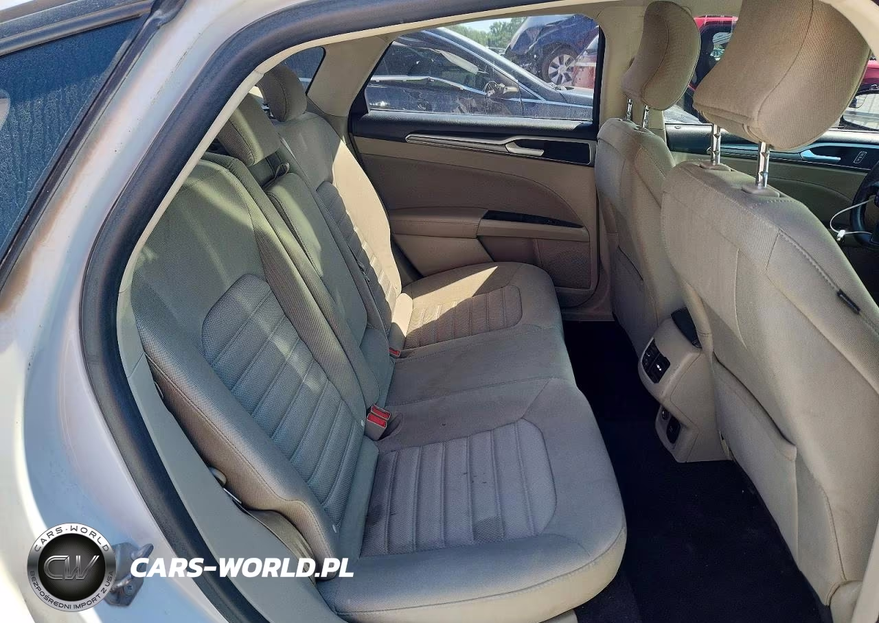 2018 Ford Fusion Se Hybrid VIN:3FA6P0LU2JR235110 - 10