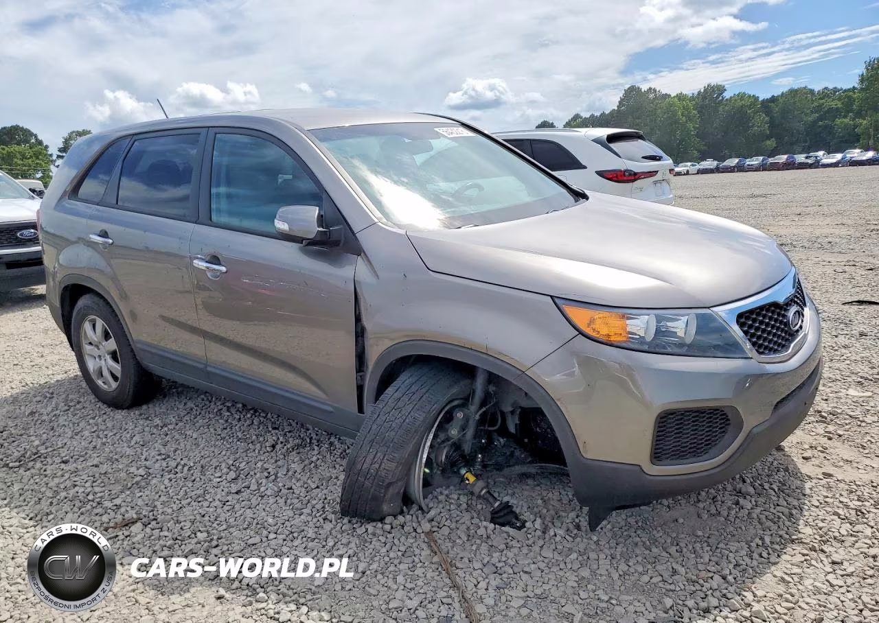2012 Kia Sorento Lx VIN:5XYKT4A14CG252685 - 4