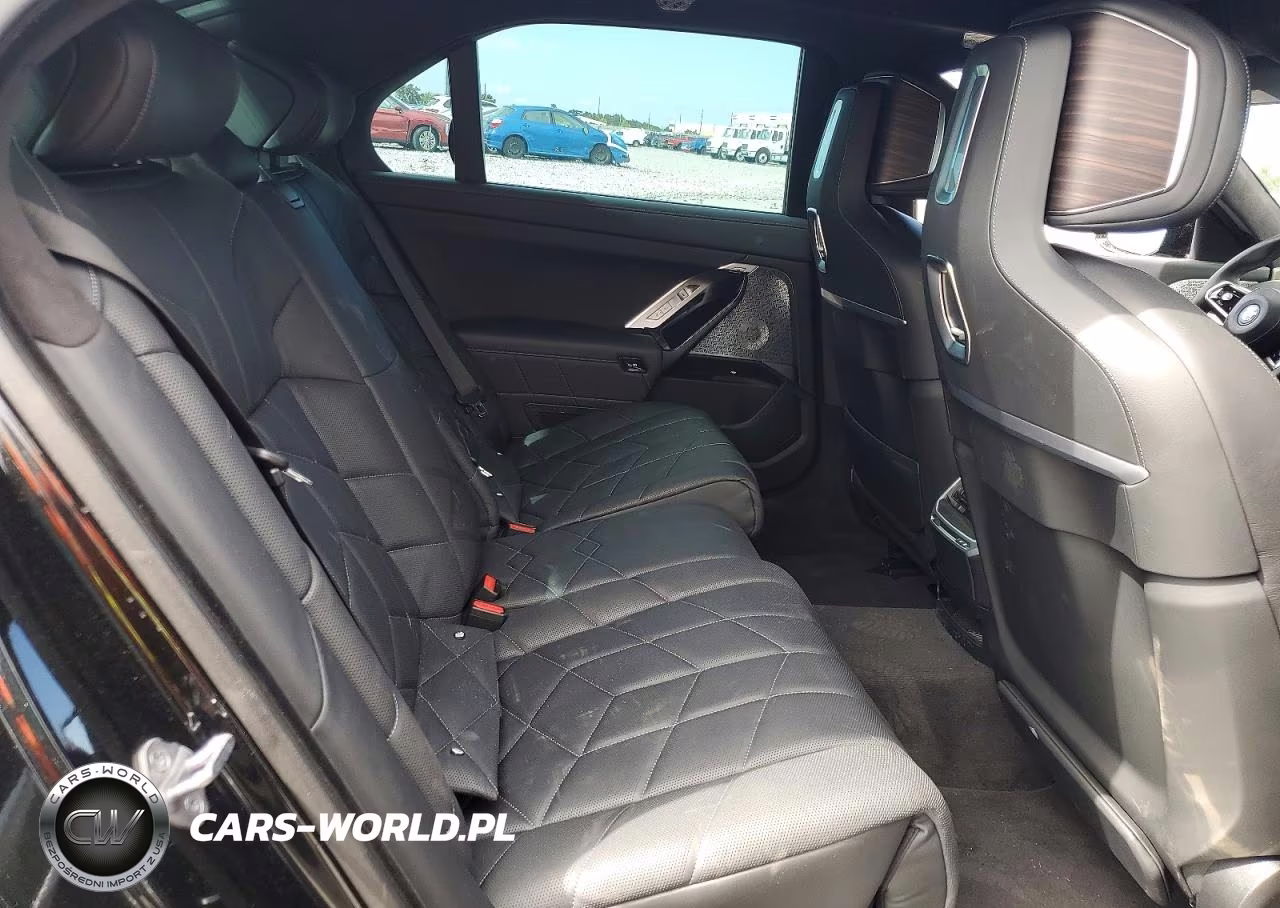 2024 BMW I7 M70 VIN:WBY83EH08RCR26734 - 10