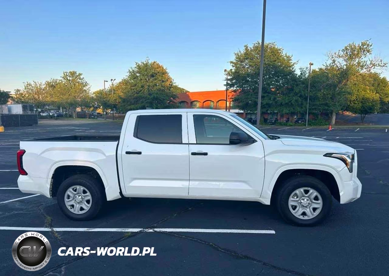 2025 Toyota Tundra Crewmax Sr VIN:5TFKB5AB9SX047960 - 13