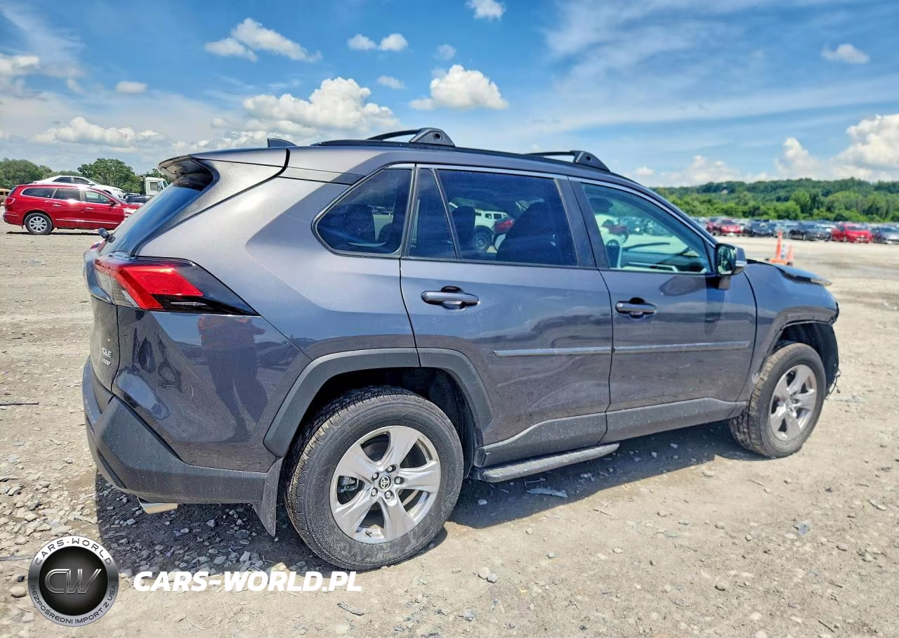 2025 Toyota Rav4 Xle VIN:2T3P1RFV8SW572645 - 3
