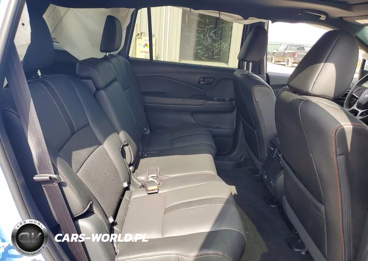 2025 Honda Passport VIN:5FNYF8H63SB016741 - 11