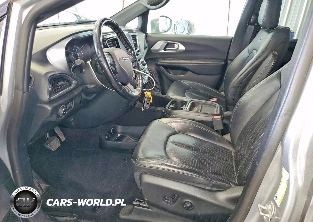 2019 Chrysler Pacifica Touring L VIN:2C4RC1BG6KR532246 - 7