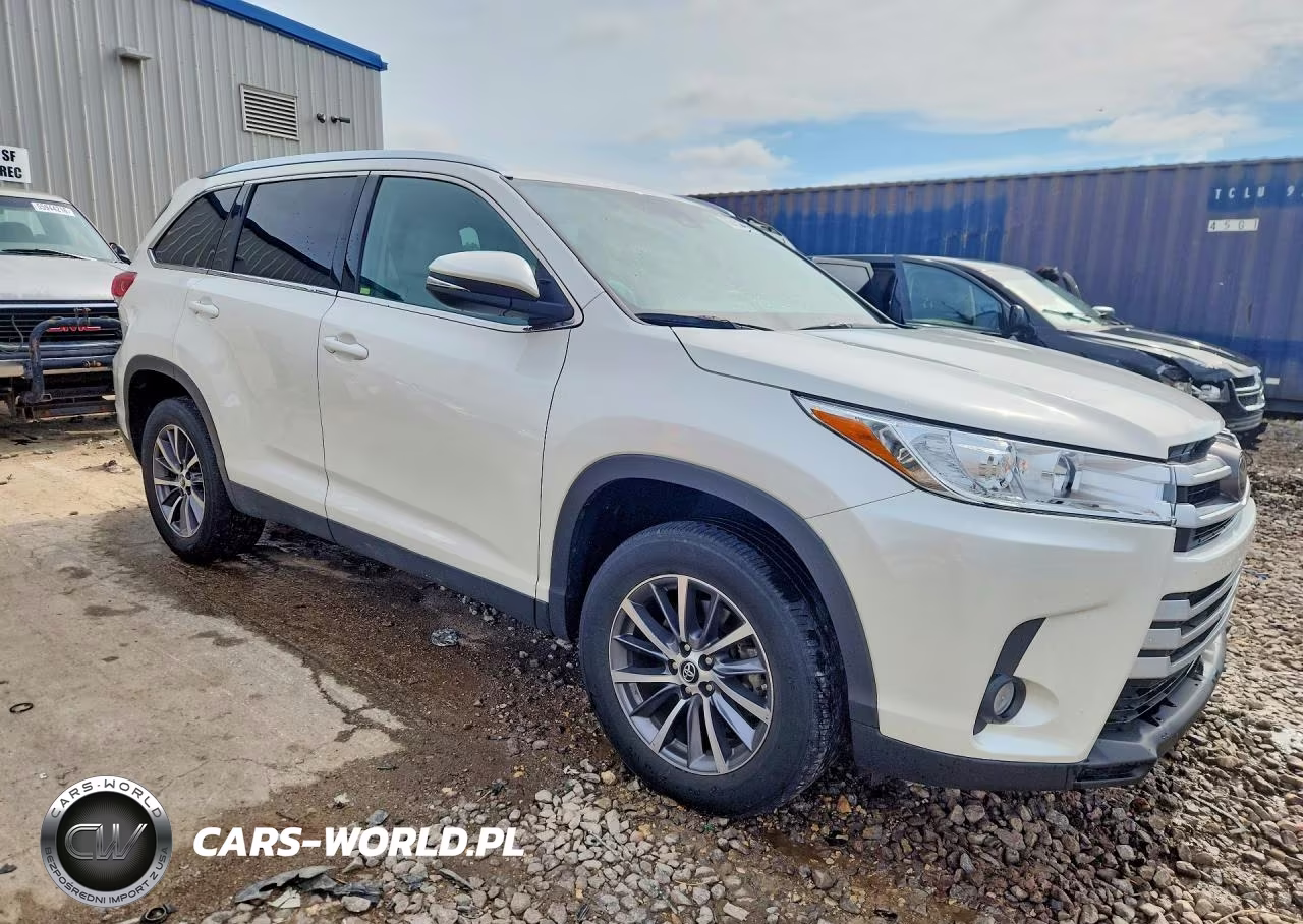 2019 Toyota Highlander Xle VIN:5TDKZRFH5KS560824 - 4