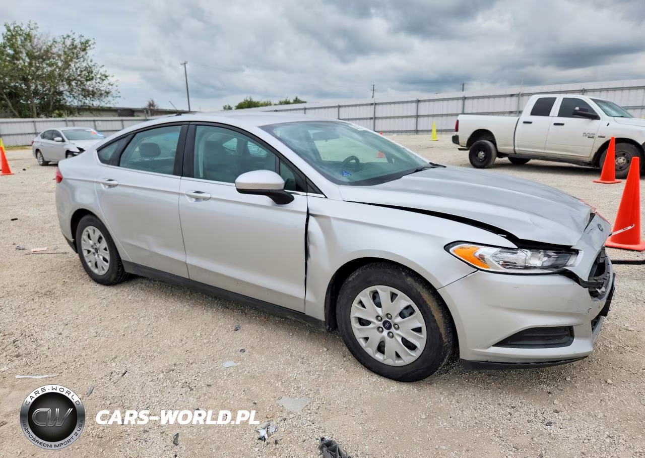 2014 Ford Fusion S VIN:1FA6P0G73E5372893 - 4