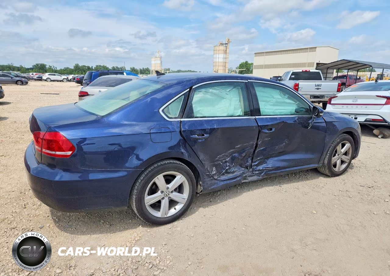 2013 Volkswagen Passat Se VIN:1VWBH7A37DC132855 - 3