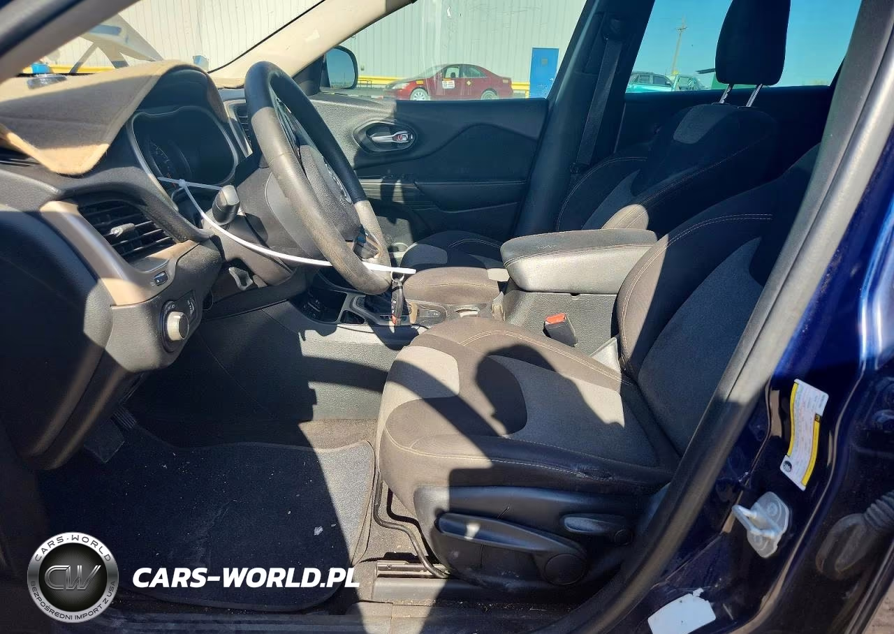 2016 Jeep Cherokee Sport VIN:1C4PJLABXGW126256 - 7