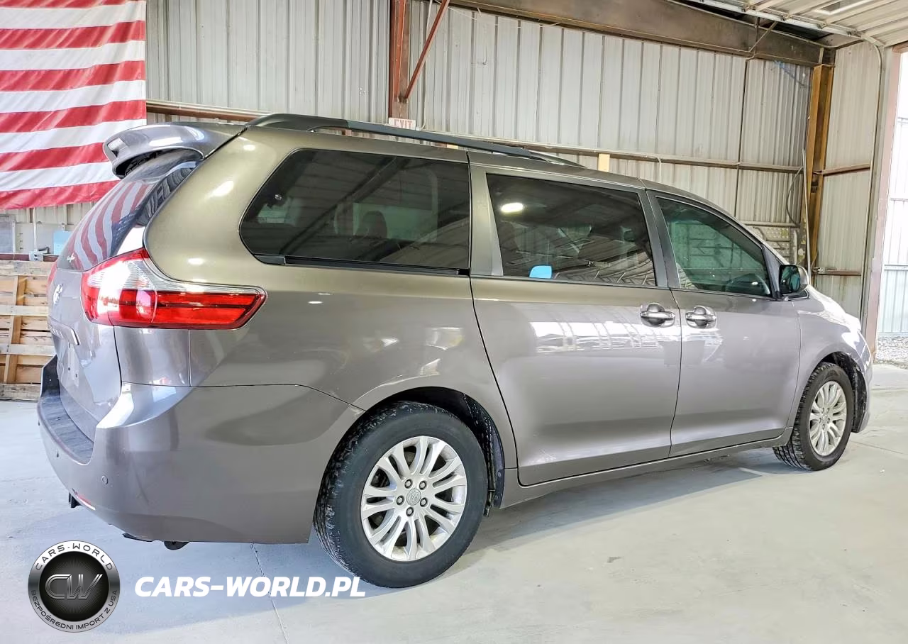 2017 Toyota Sienna Xle 8-Passenger VIN:5TDYZ3DC0HS832185 - 3