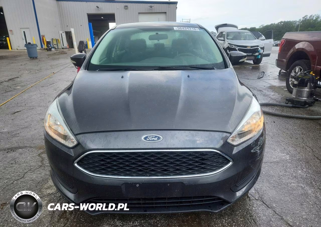2015 Ford Focus Se VIN:1FADP3F20FL318334 - 5