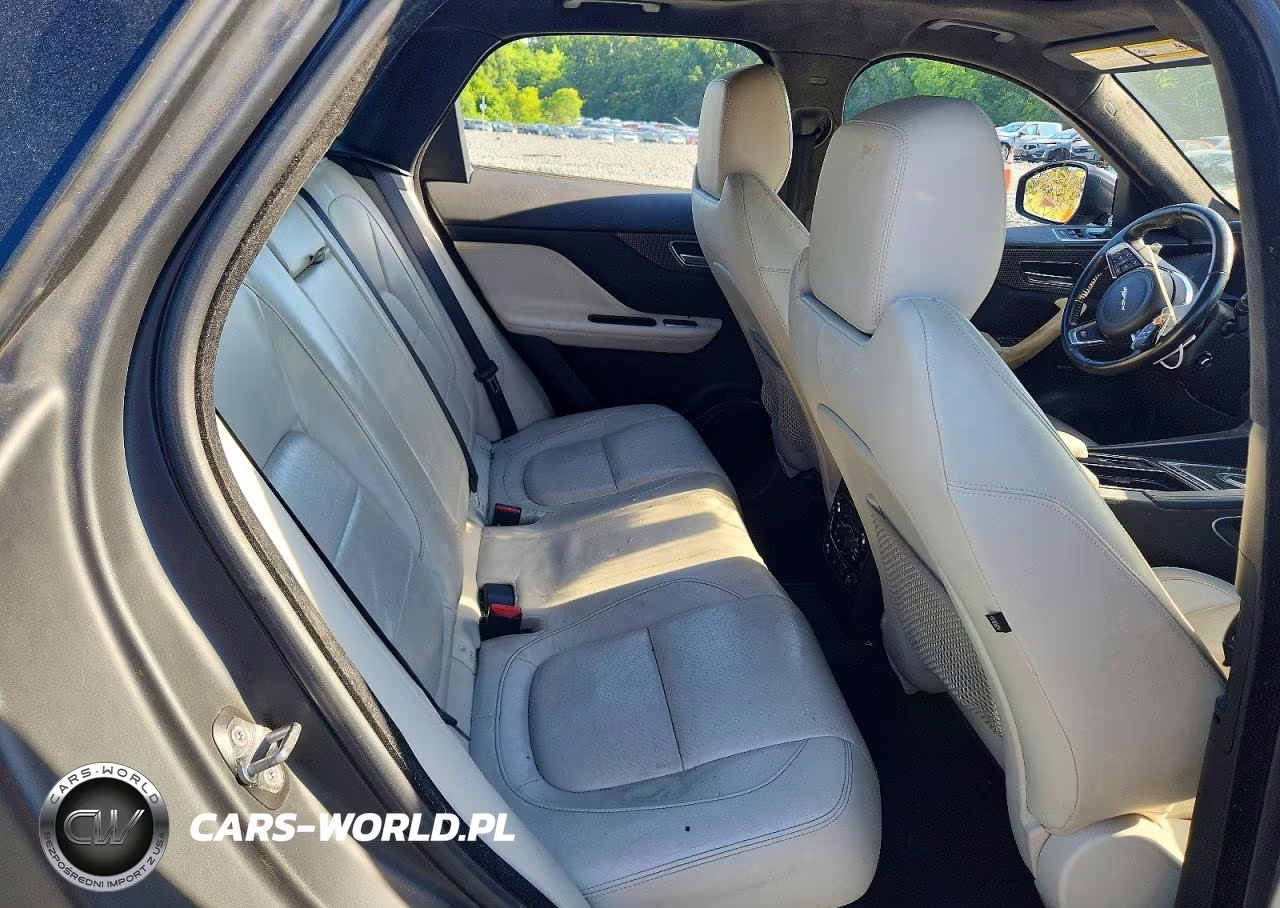 2017 Jaguar F-Pace First Edition VIN:SADCP2BV7HA056461 - 11