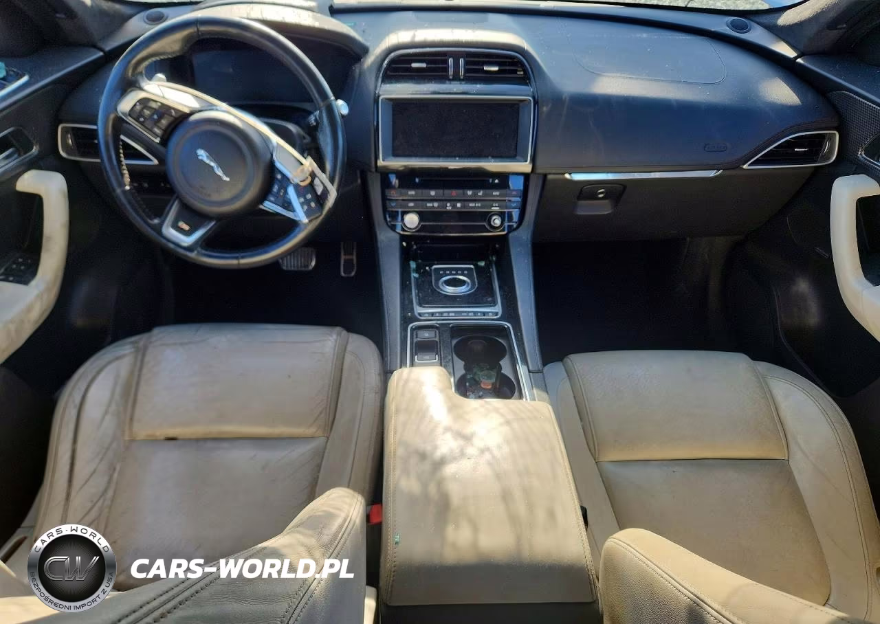 2017 Jaguar F-Pace First Edition VIN:SADCP2BV7HA056461 - 8