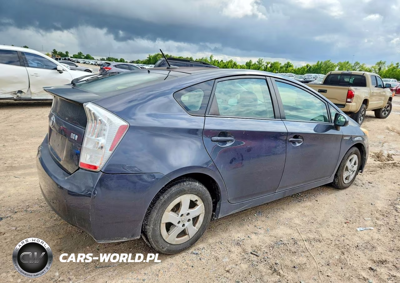 2011 Toyota Prius Two VIN:JTDKN3DU2B1419814 - 3