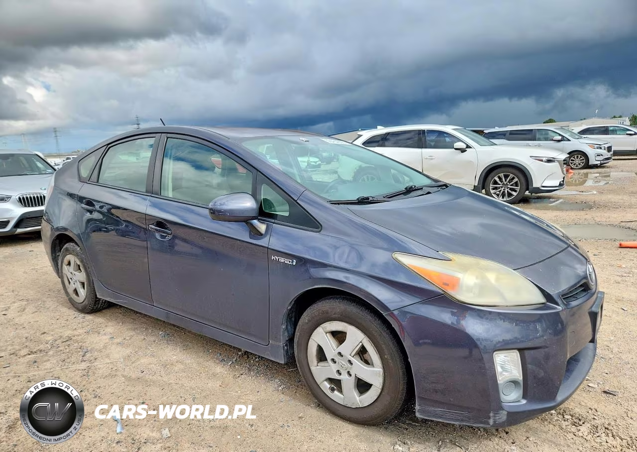 2011 Toyota Prius Two VIN:JTDKN3DU2B1419814 - 4