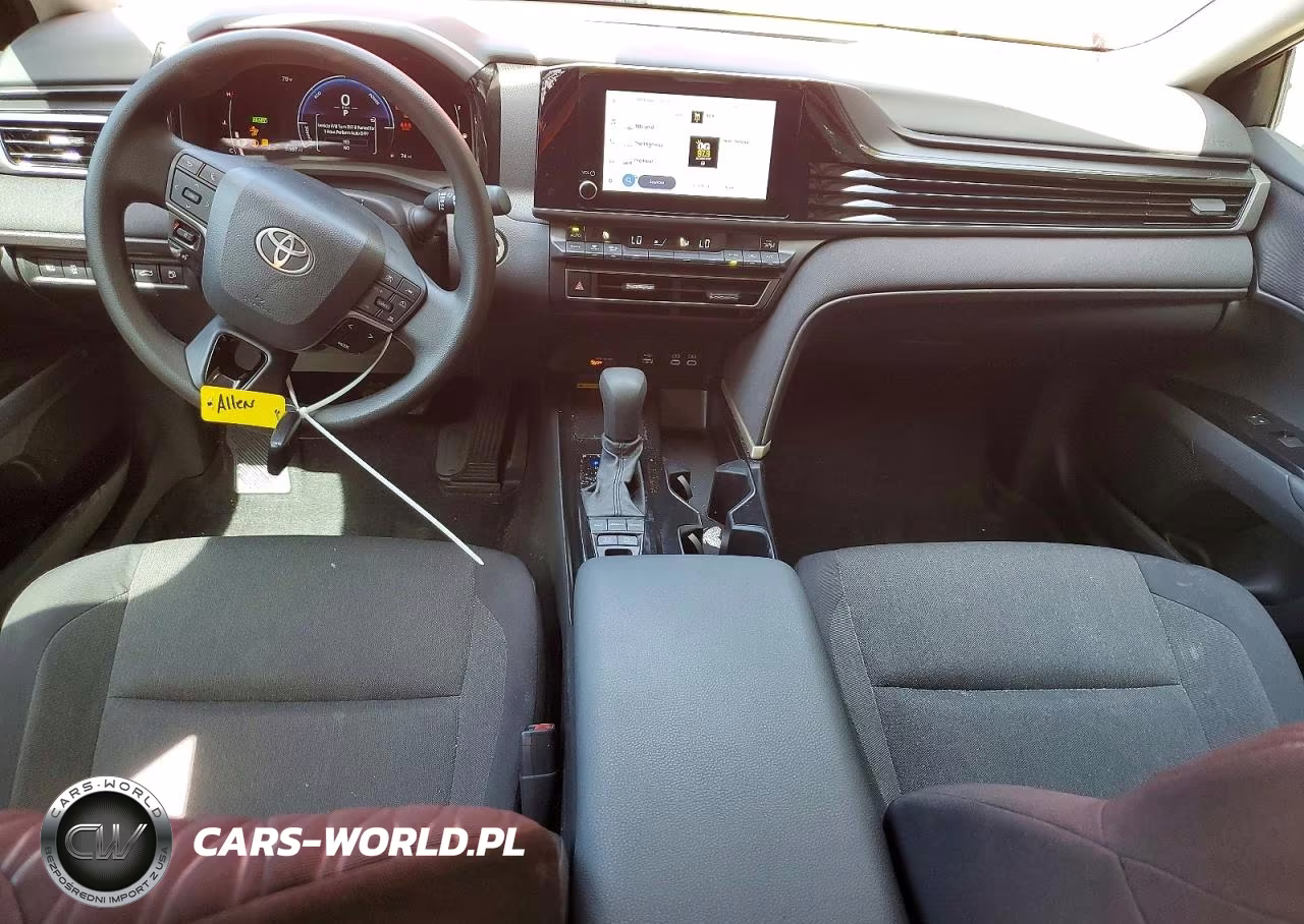 2025 Toyota Camry Le VIN:4T1DAACK0SU123452 - 8