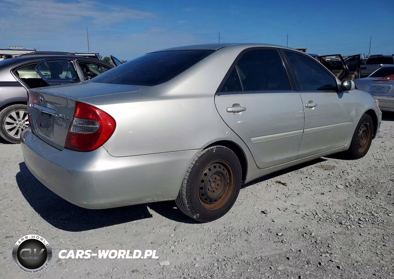 2003 Toyota Camry Le VIN:4T1BE32K83U672990 - 3
