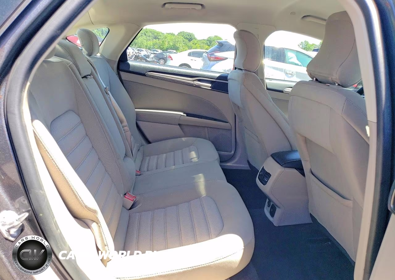 2018 Ford Fusion Se Hybrid VIN:3FA6P0LU7JR235393 - 10