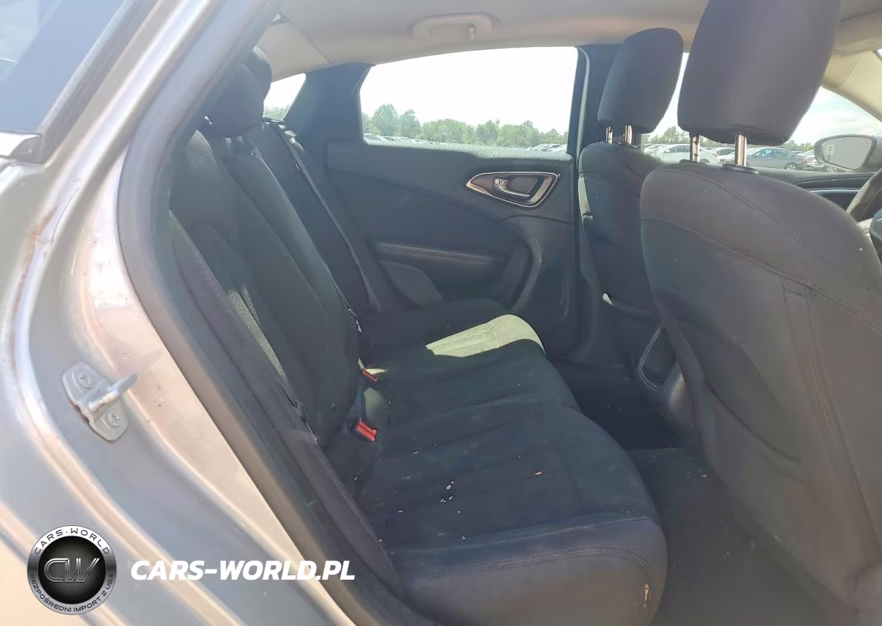 2015 Chrysler 200 Limited VIN:1C3CCCAB0FN677569 - 10