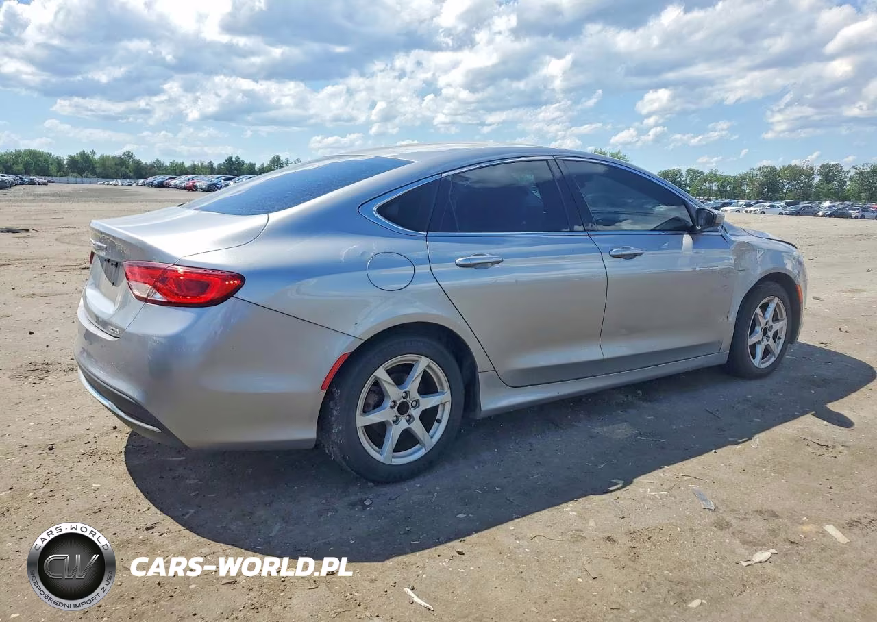 2015 Chrysler 200 Limited VIN:1C3CCCAB0FN677569 - 3