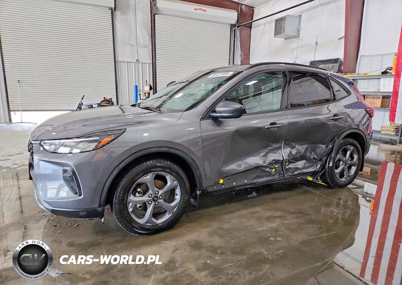 2025 Ford Escape St Line