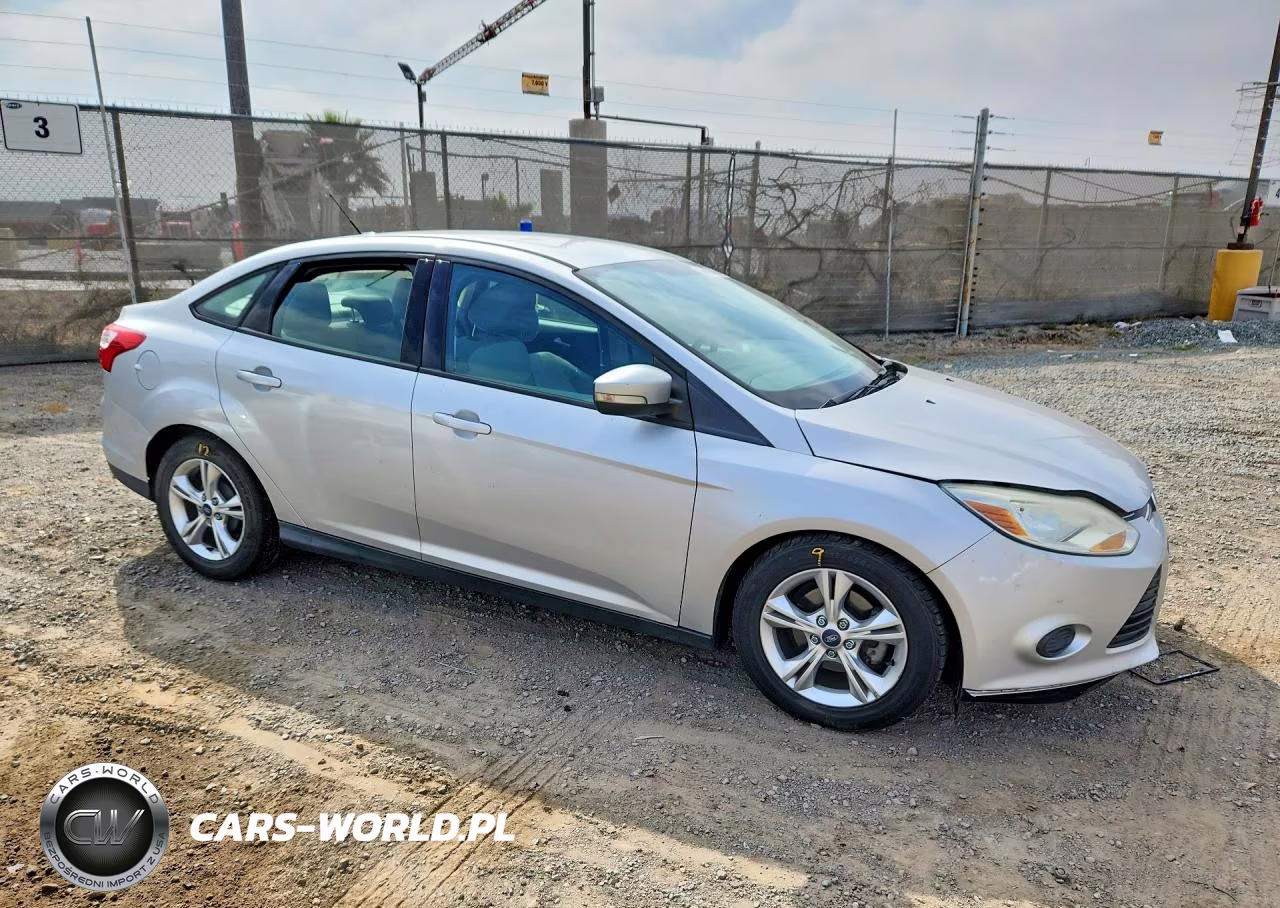 2013 Ford Focus Se VIN:1FADP3F28DL373398 - 4