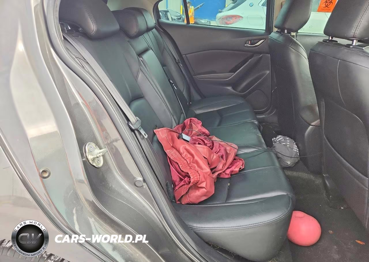2018 Mazda 3 Touring VIN:3MZBN1L30JM180100 - 10