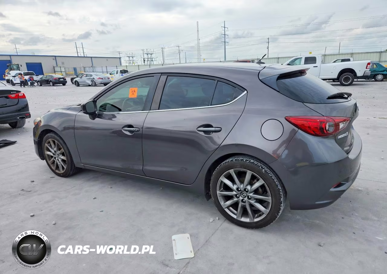 2018 Mazda 3 Touring VIN:3MZBN1L30JM180100 - 2
