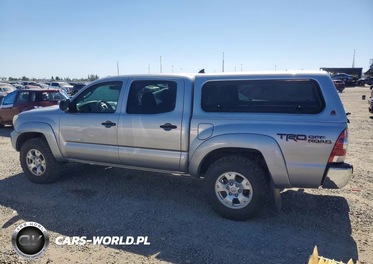 2015 Toyota Tacoma V6 VIN:5TFLU4EN4FX135978 - 2